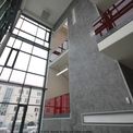 3-geschossige Eingangshalle mit Treppenhaus © 2012 Betrieb für Bau und Liegenschaften Mecklenburg-Vorpommern