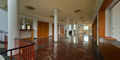 Das Foyer des Lehrgebäude IV erstrahlt in neuem Glanz. © 2014 Betrieb für Bau und Liegenschaften Mecklenburg-Vorpommern