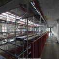 Blick in das 4. Obergeschoss des Bibliothek-Rohbaus mit der über alle Geschosse offenen Galerie. © 2014 Betrieb für Bau und Liegenschaften Mecklenburg-Vorpommern