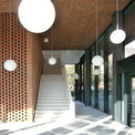 Hörsaalgebäude  Eingangsbereich mit Treppe zum 1. Obergeschoss © 2016 Betrieb für Bau und Liegenschaften Mecklenburg-Vorpommern