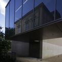 Blick auf die Glasfassade an der Rückseite des Neubaus. © 2016 Betrieb für Bau und Liegenschaften Mecklenburg-Vorpommern