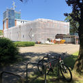Das Turmgebäude ist bereits vor zwei Jahren saniert worden. Jetzt saniert der BBL M-V den Anbau. © 2019 Betrieb für Bau und Liegenschaften Mecklenburg-Vorpommern