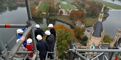 Den Überblick behalten - Baubesprechung über den Dächern der Landeshauptstadt. © 2020 Staatliches Bau- und Liegenschaftsamt Schwerin