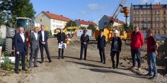 Termin auf der Baustelle am 10. September 2020 - das 11,6 Millionen Euro umfassende Bauprojekt für die Polizei beginnt. Das SBL Greifswald setzt das Bauprojekt in der aktuell geplanten Bauzeit bis Ende 2022 um. © 2020 SBL Greifswald
