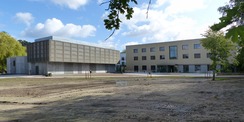 Das neue Universitätsrechenzentrum mit Rechnergebäude (links) und Seminar- und Verwaltungsgebäude (rechts) © 2020 SBL Greifswald
