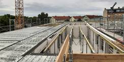 Bautenstand Ende Juni 2021 - der Rohbau bis zum 2. Obergeschoss steht  die Decke wird fertiggestellt © 2021 SBL Greifswald