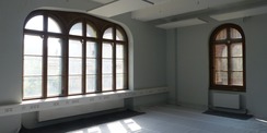 Blick in einen zukünftigen Seminarraum - auch wenn noch einige Restarbeiten erforderlich sind  ist doch der historische Charme dieser Räume bereits wieder spürbar © 2022 SBL Greifswald