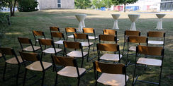 Vor der Veranstaltung. Die Besucherstühle stehen bereit. © 2022 SBL Schwerin