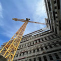 Der Rohbau des Erweiterungsbaus Haus 4 wurde im September 2022 und damit zwei Monate früher als geplant fertiggestellt. © 2022 SBL Neubrandenburg