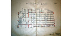 Historische Zeichnung von 1892 - Längsschnitt mit eingestellter Eisen-Skelettkonstruktion über sechs Halbgeschosse im Magazinteil - mit Erweiterung des Magazinbereiches um vier Fensterachsen (rechts) © 2022 SBL Greifswald