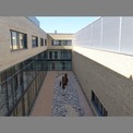 Blick in den geschlossenen Innenhof: links das Bestandsgebäude FC III  rechts der Neubau FC IIIa © 2022 SBL Greifswald