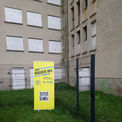 SBL-Schild vor Fassade © 2023 SBL Schwerin