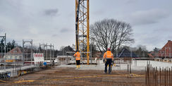 Der Beton wird auf die Bewehrung gebracht. © 2023 SBL Schwerin