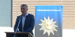 Dr. Stefan Kerth, Landrat des Landkreises Vorpommern-Rügen, bei seinem Grußwort © 2023 SBL Greifswald