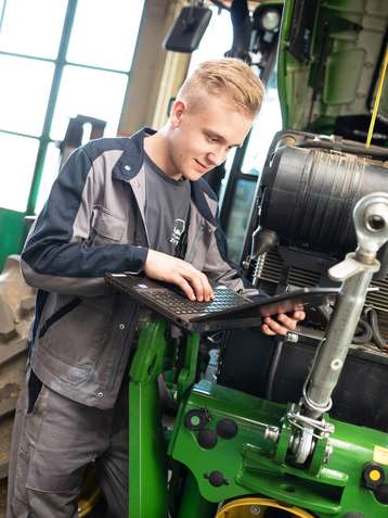 Starte deine Lehre als Landmaschinentechniker/in! © RWA