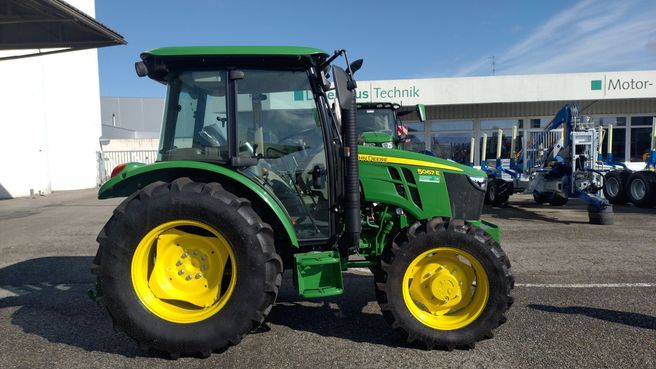 John Deere 5067E 670336925839631 © GM Bilder