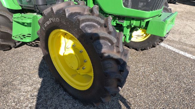 John Deere 5067E 6703369258396313 © GM Bilder
