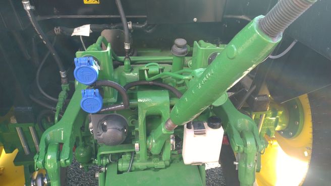 John Deere 5067E 6703369258396318 © GM Bilder