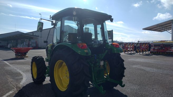 John Deere 5067E 670336925839633 © GM Bilder