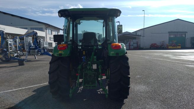 John Deere 5067E 670336925839637 © GM Bilder
