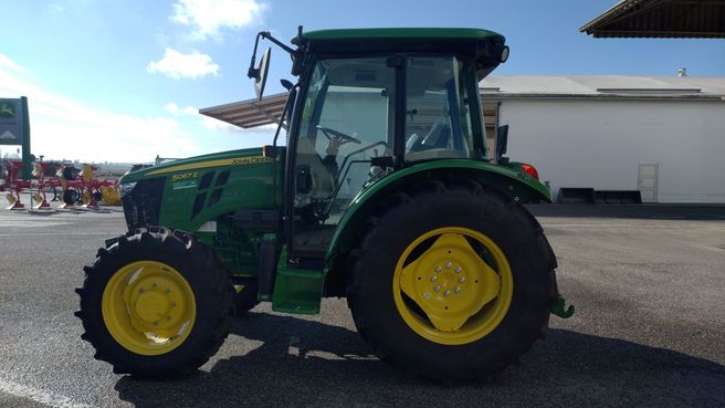 John Deere 5067E 670336925839638 © GM Bilder