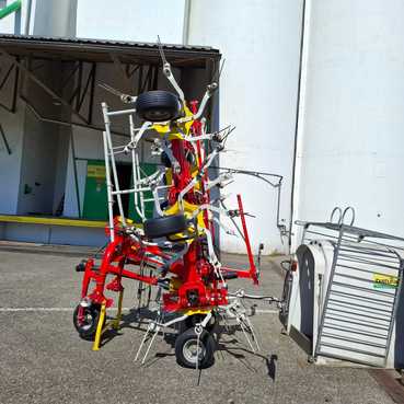 PÃ¶ttinger Kreiselheuer /HIT 8.91 68143701708973143811 © GM Bilder