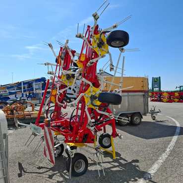 PÃ¶ttinger Kreiselheuer /HIT 8.91 68143701708973143812 © GM Bilder