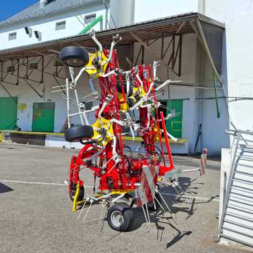 PÃ¶ttinger Kreiselheuer /HIT 8.91 68143701708973143816 © GM Bilder