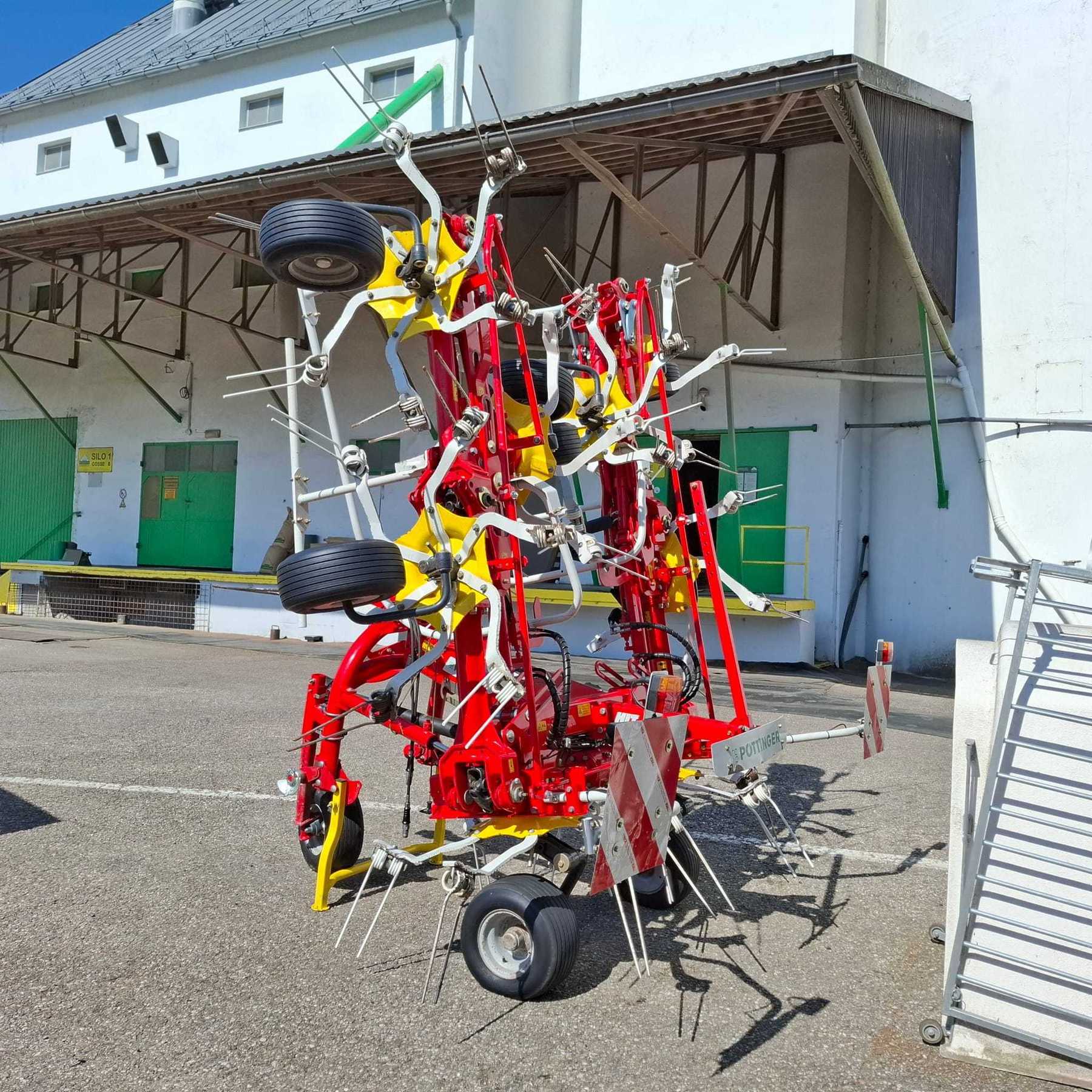 PÃ¶ttinger Kreiselheuer /HIT 8.91 68143701708973143816 © GM Bilder