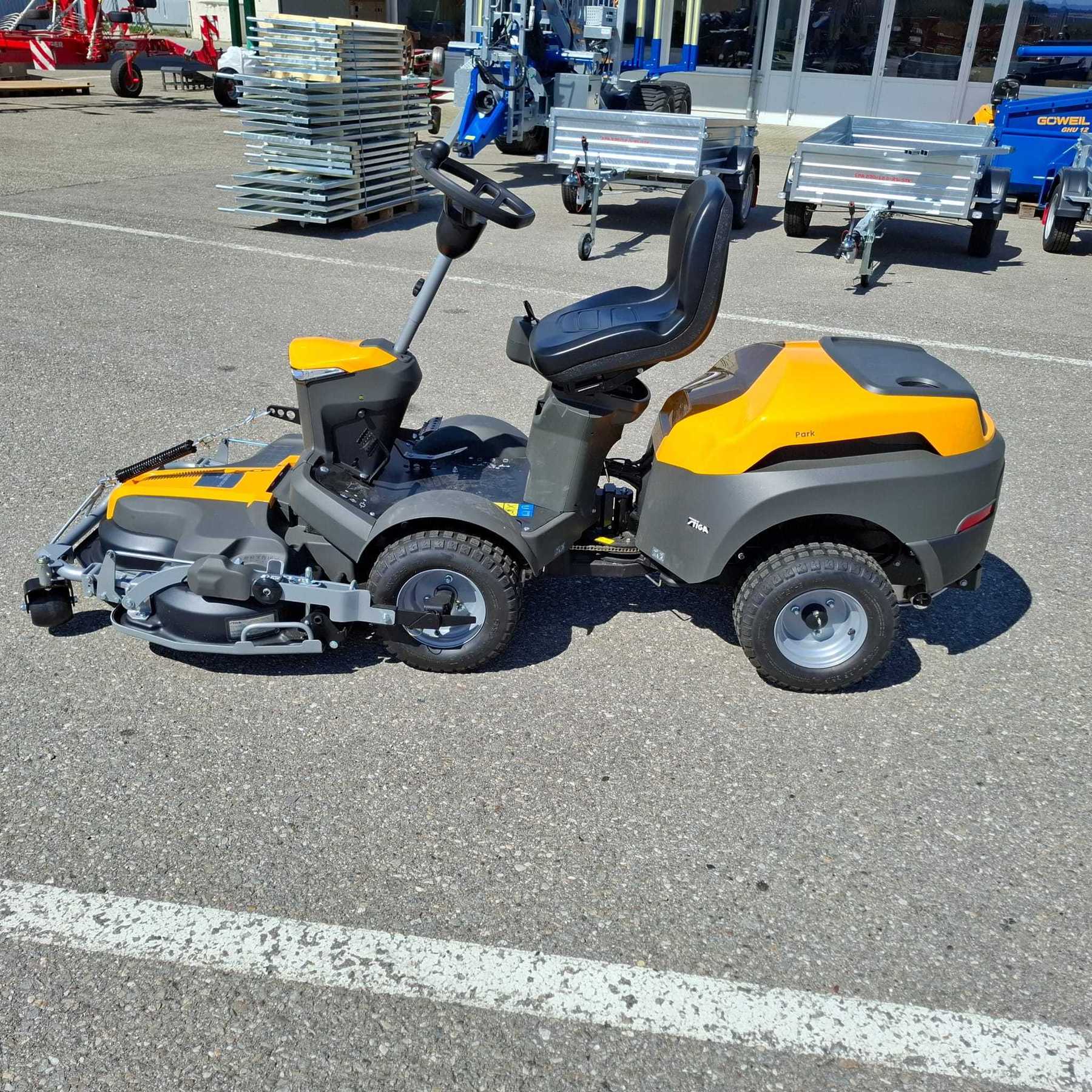 Stiga Rasentraktor / Park 500 WX 6821216600426914257 © GM Bilder