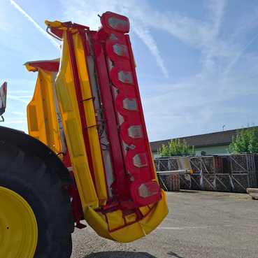 PÃ¶ttinger Novacat V8.400/ Mähwerk 6850693905698257961 © GM Bilder