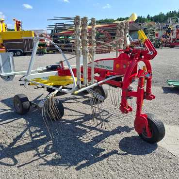 PÃ¶ttinger Schwader 68537921723126800 © GM Bilder