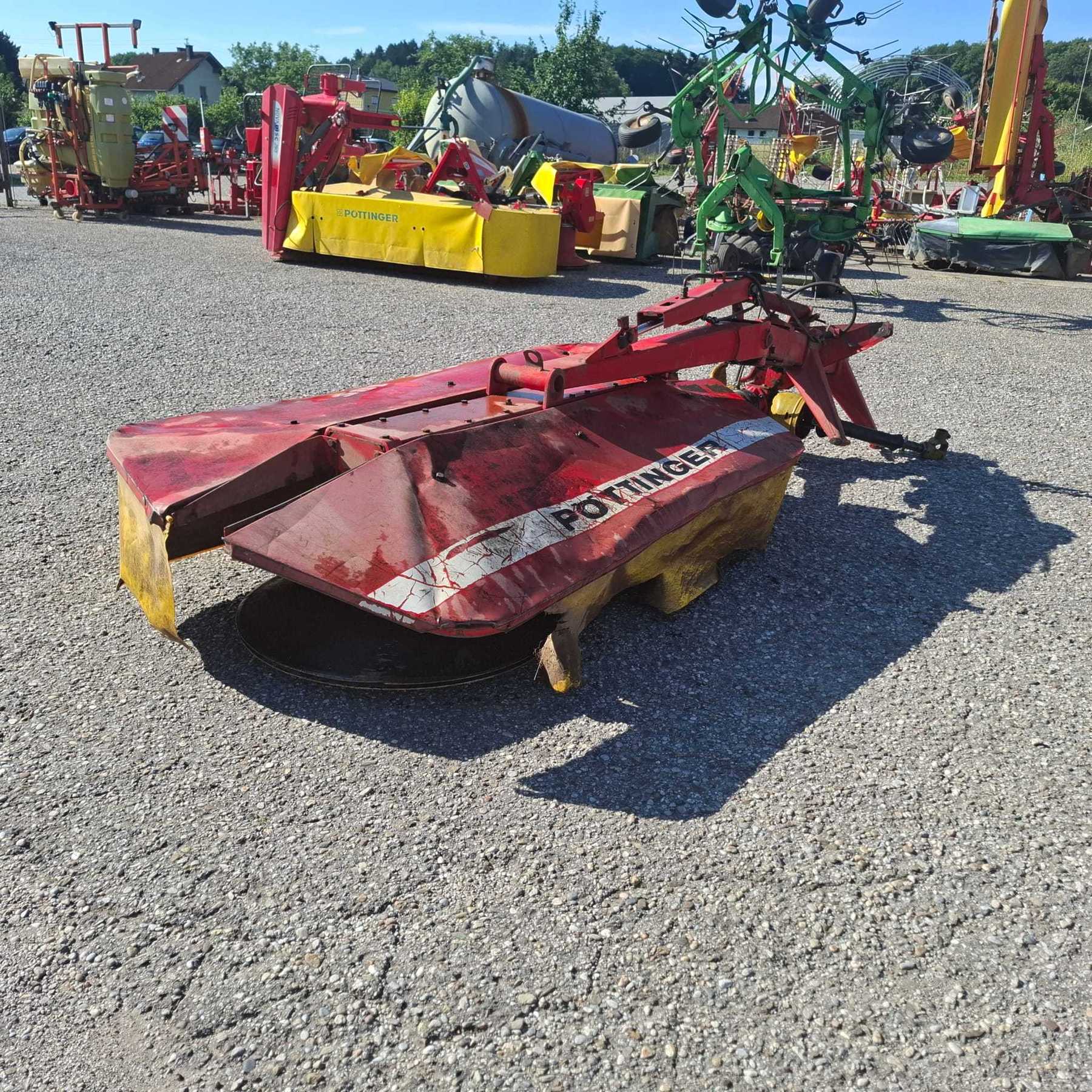 PÃ¶ttinger Mähwerk / Cat 185 686644183618911193431 © GM Bilder