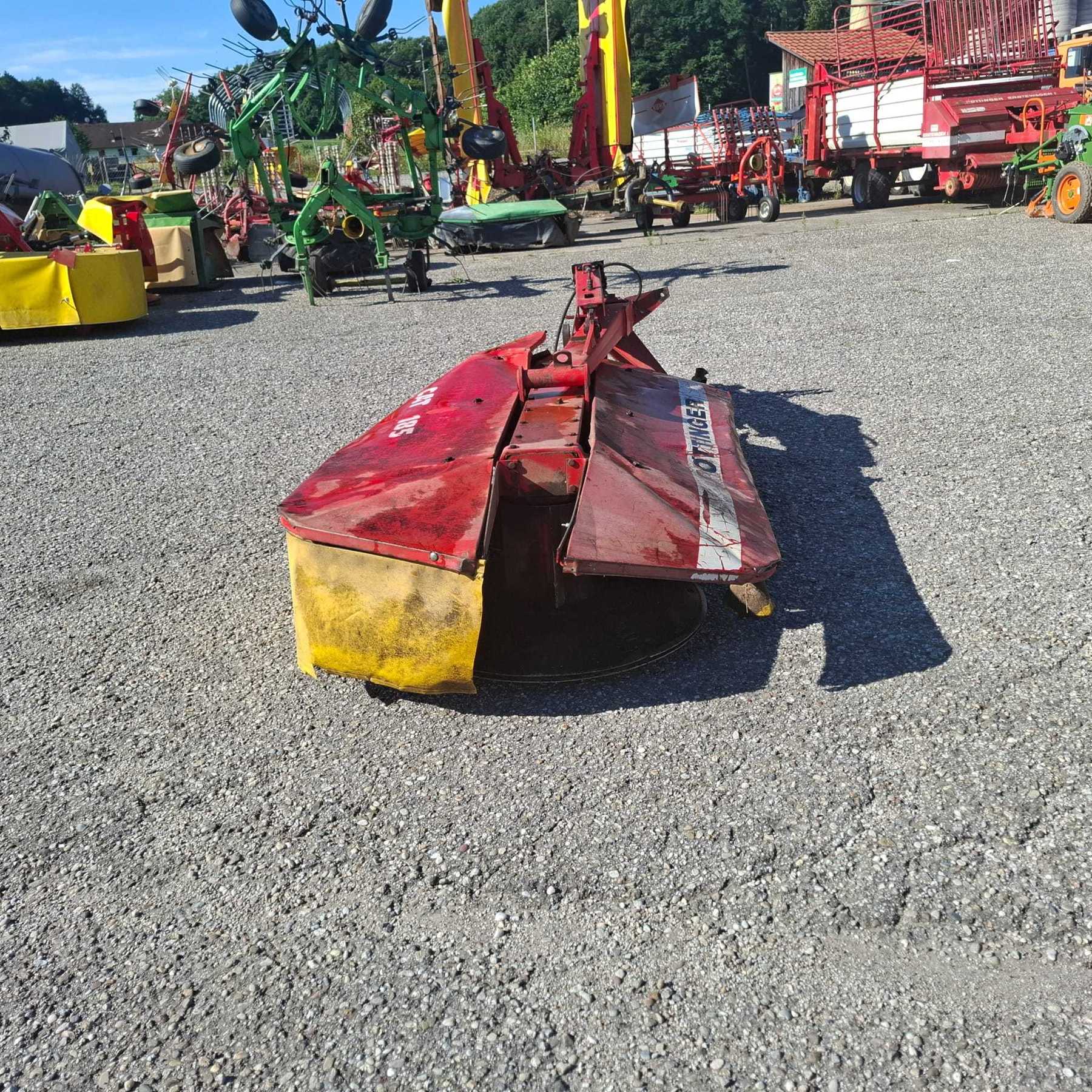 PÃ¶ttinger Mähwerk / Cat 185 686644183618911193435 © GM Bilder