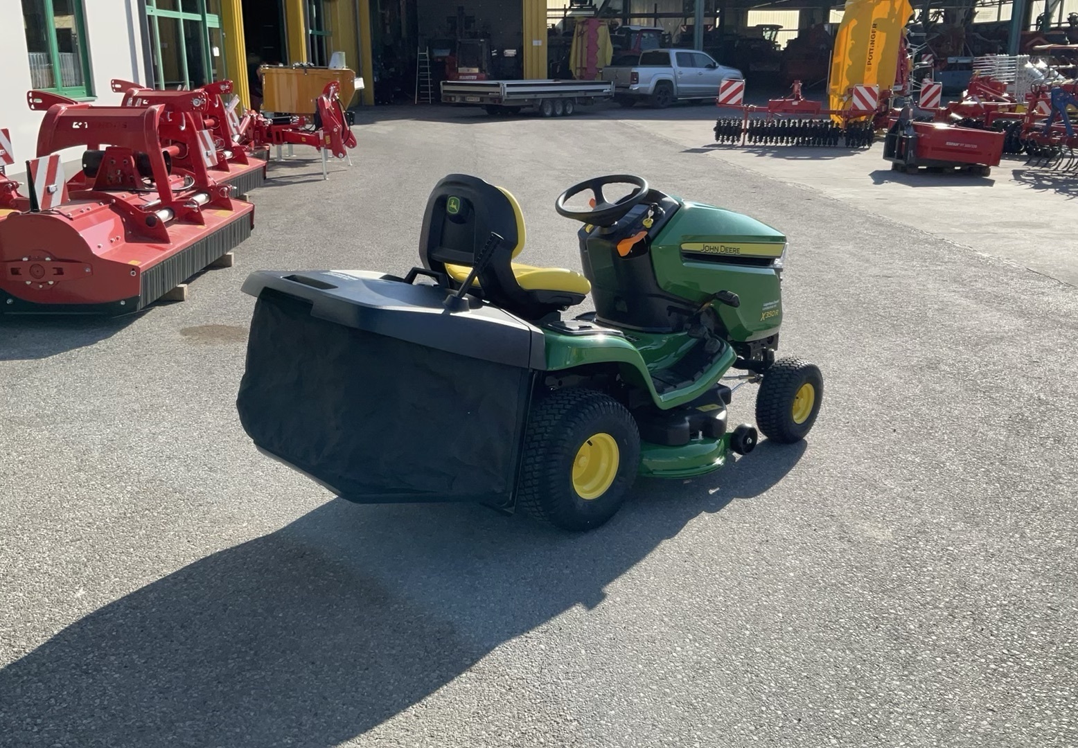 John Deere X350 R 190812862 © GM Bilder