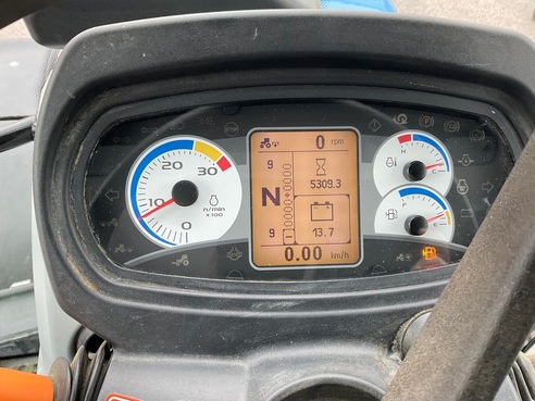 New Holland T5.105 Electro Command 65837275655410 © GM Bilder