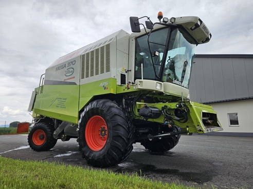 Claas Mega 370 66502790158317031333 © GM Bilder