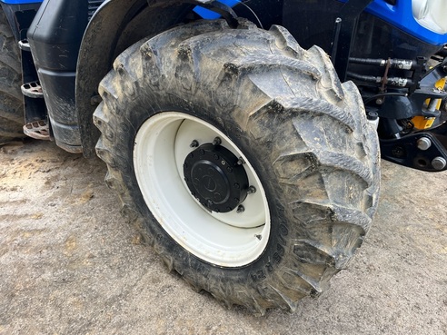 New Holland T5.120 EC 678753640571211 © GM Bilder