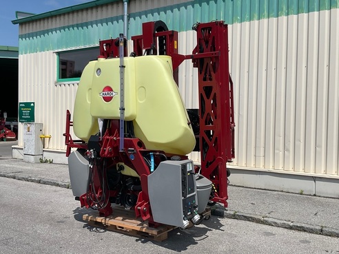 Hardi Mega 1200 68364786713990150 © GM Bilder