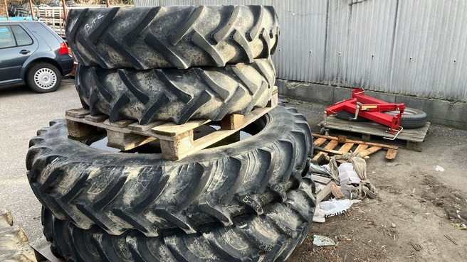 Vredestein 340/85 R48 & 11.2-25 65181728846 © GM Bilder