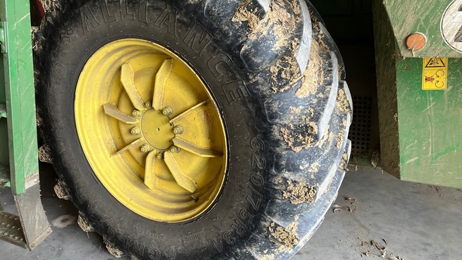 John Deere 2256 HillMaster 664781539106971733 © GM Bilder