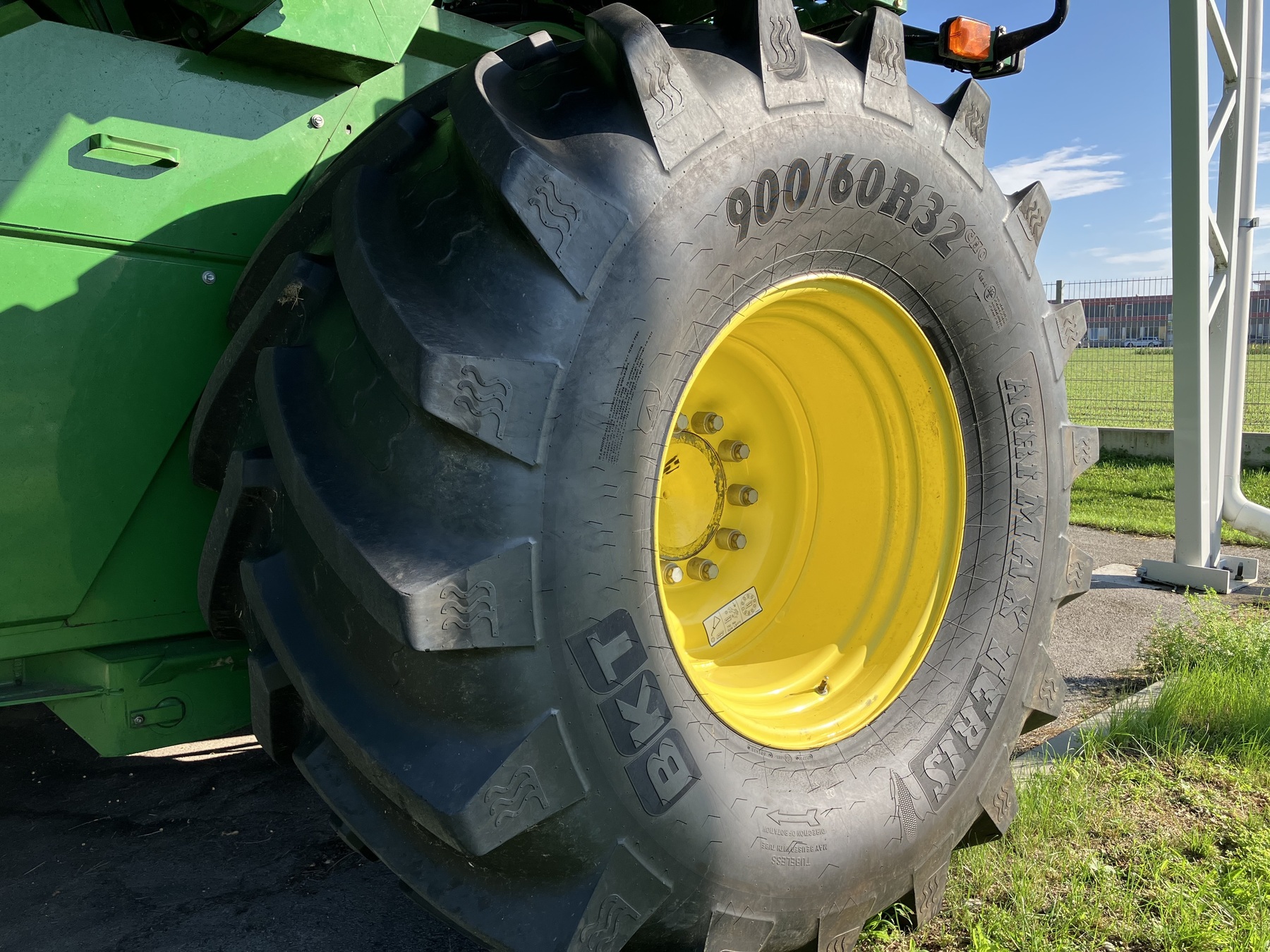 John Deere T670 6708557737617646 © GM Bilder