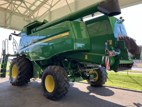 John Deere T670 670855773761769 © GM Bilder