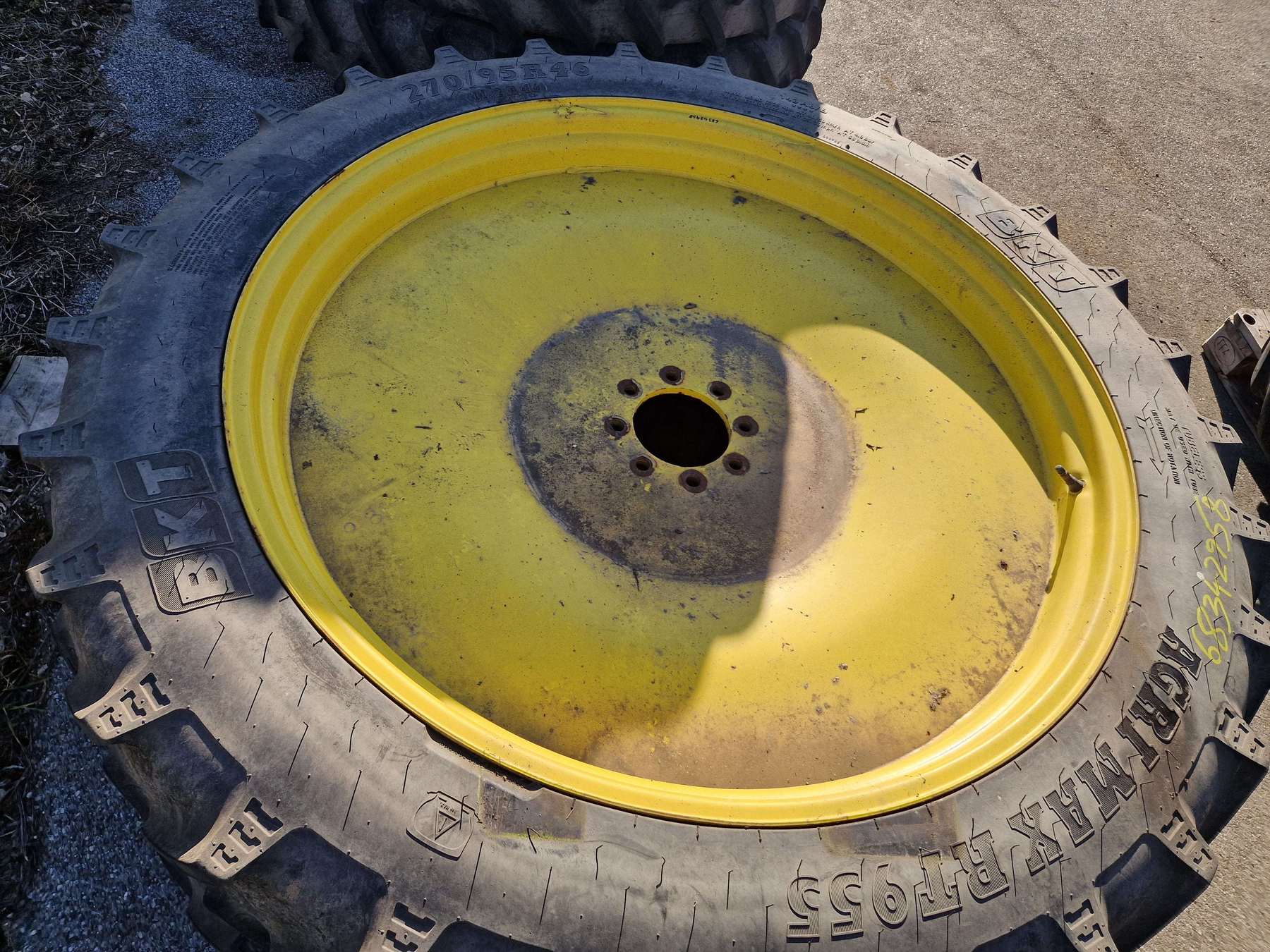 Alliance 270/95R46 & 270/80R32 679700418200183030 © GM Bilder