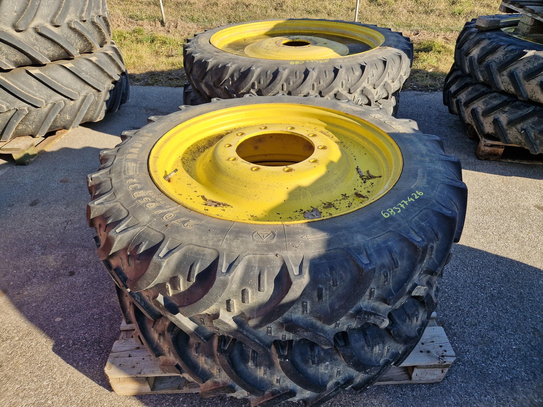 Kleber 270/95R48 & 270/95R32 6797416533768132533 © GM Bilder
