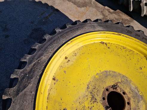 Firestone 230/95R44 67977976515280920 © GM Bilder