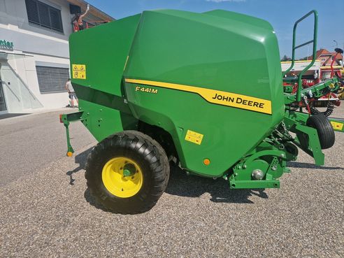 John Deere F441M 680308427180982685 © GM Bilder