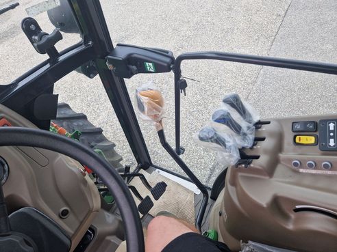 John Deere 5075 GF 6813753254787458118 © GM Bilder