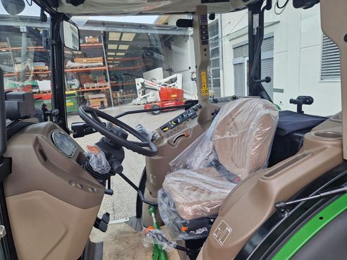 John Deere 5075 GF 681375325478745814 © GM Bilder