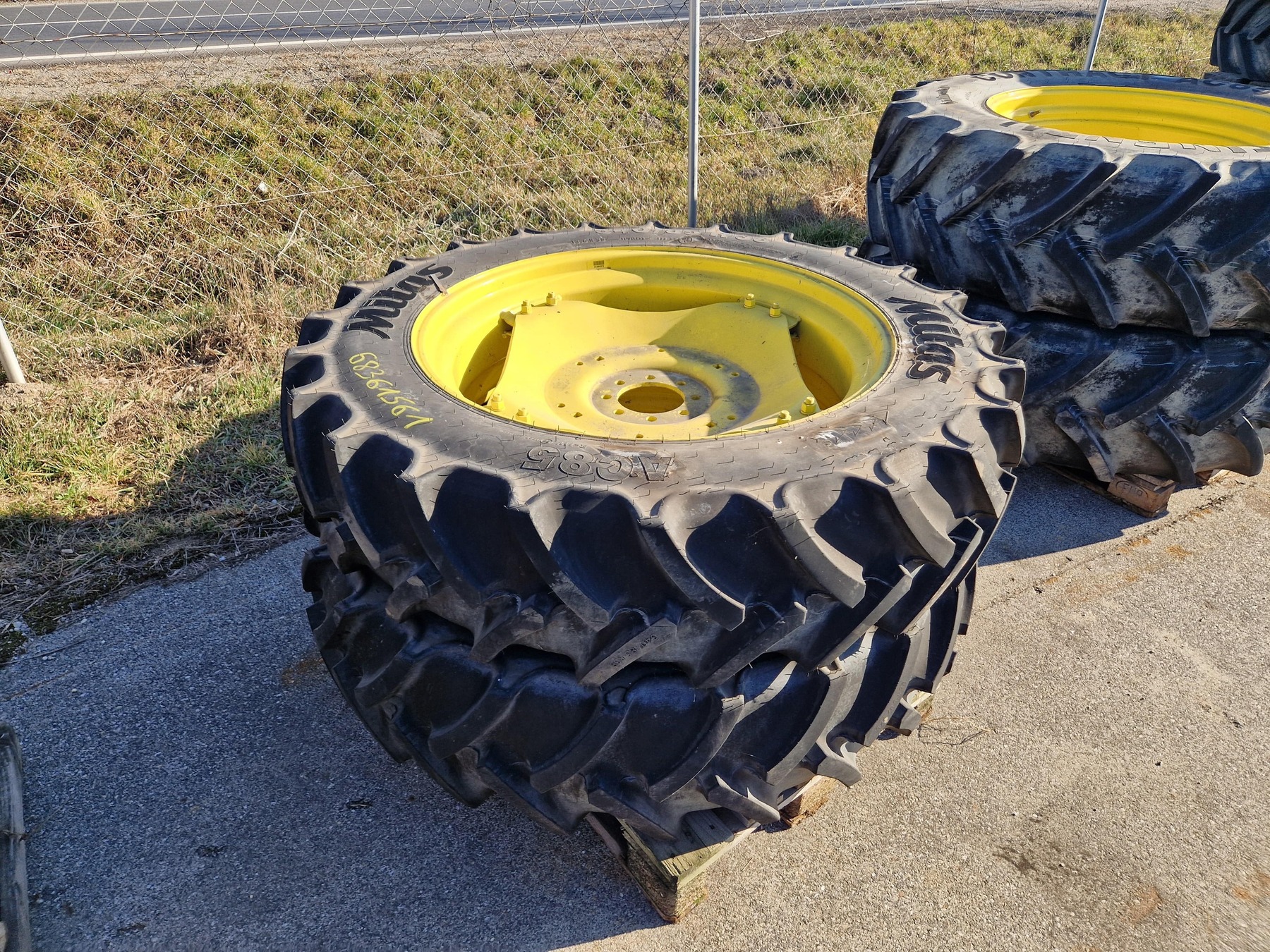 Mitas 340/85R38 & 280/85R28 683615610 © GM Bilder